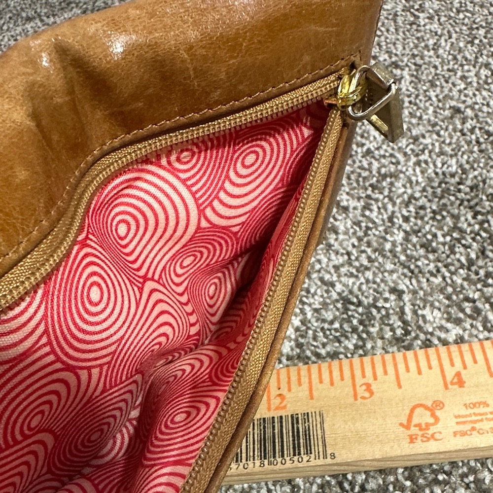 Hobo leather Classic Tan Leather Snap Clutch Wallet - Picture 6 of 9